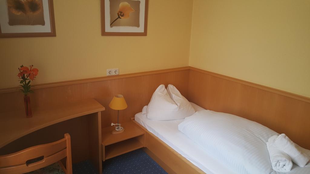 Hotel Ratskeller ลุโชว์ ห้อง รูปภาพ